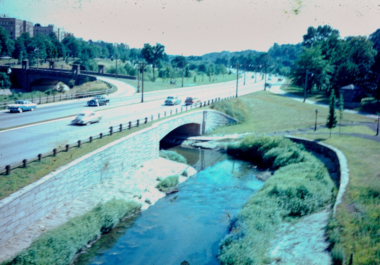 Bronx Parkway
