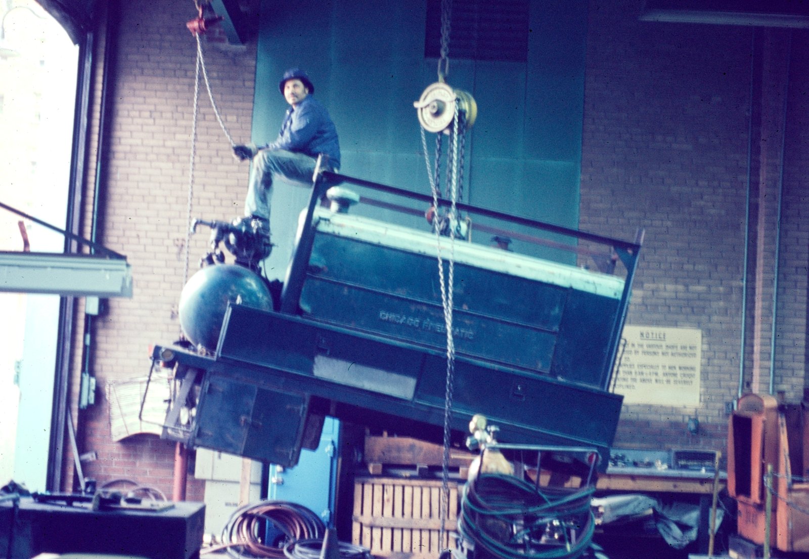 Rigging the Chicago Pneumatic