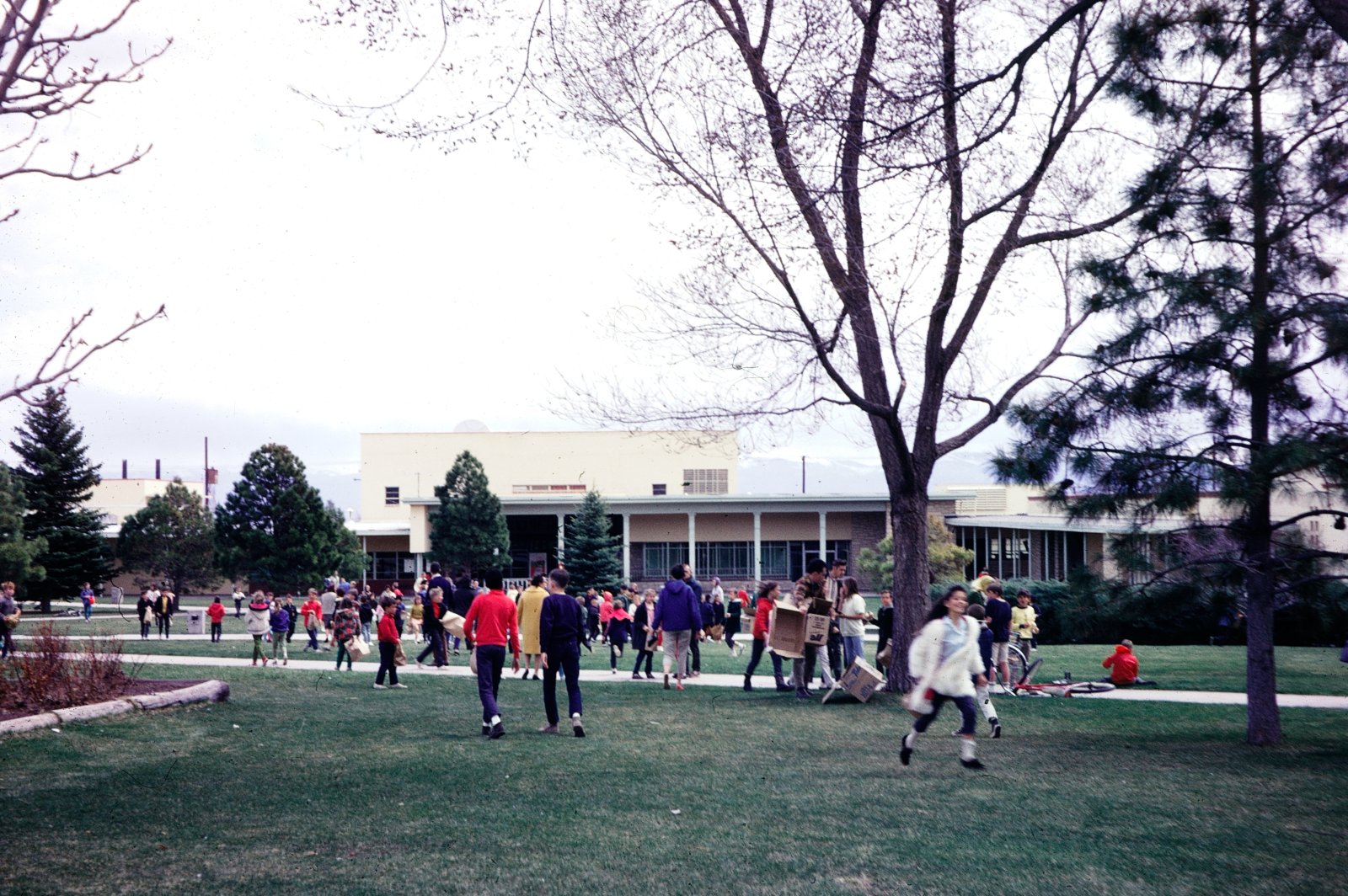 Los Alamos High School – Main Campus Lawn
