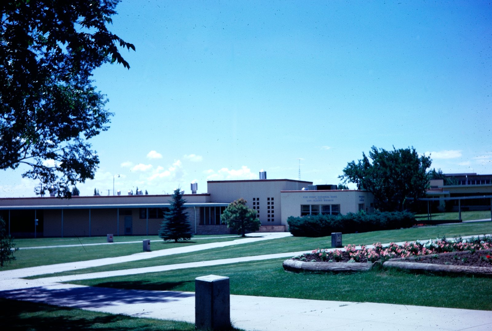 Los Alamos High School – Campus Courtyard / Classroom Wing