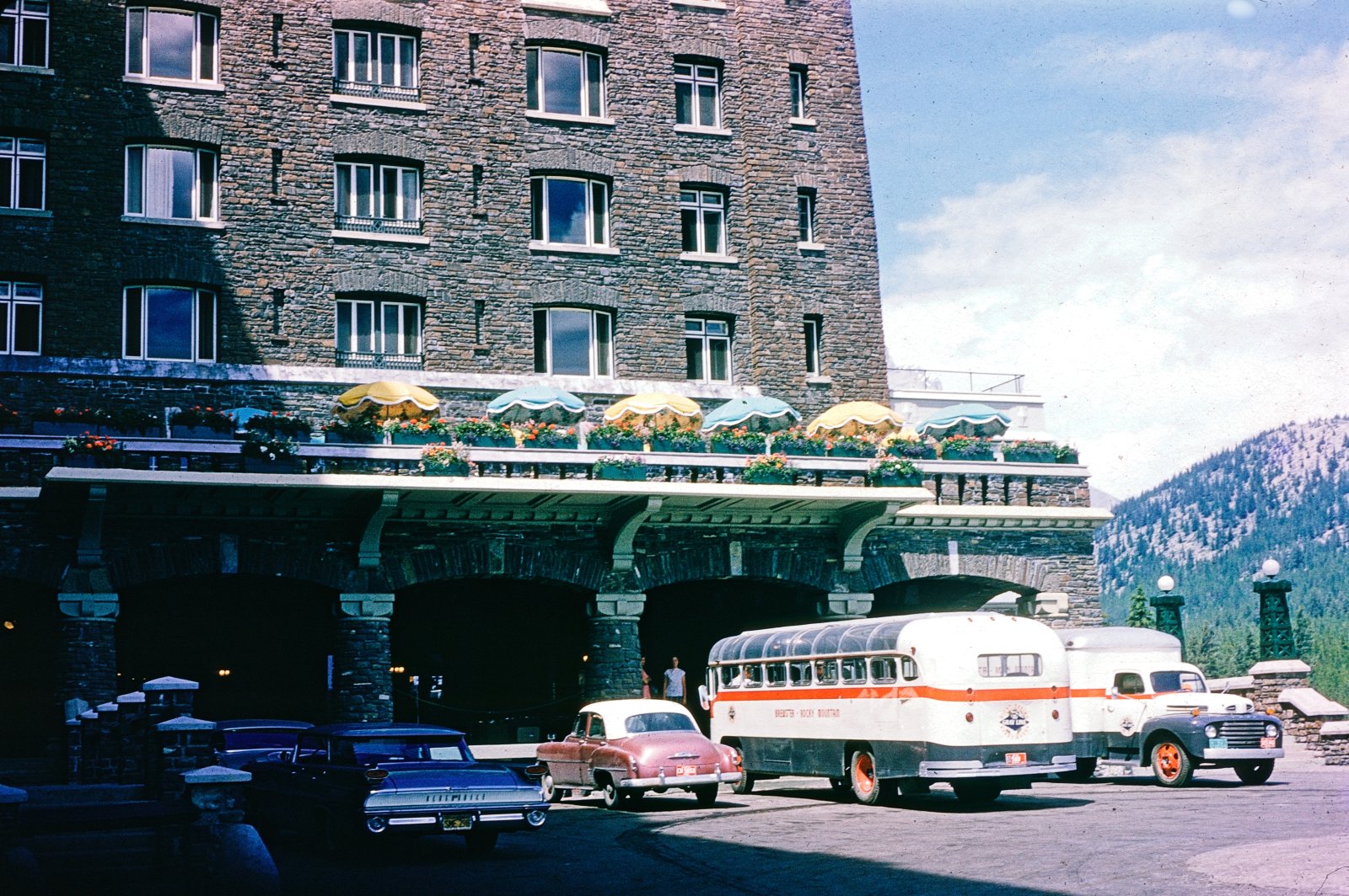 Brewster Bus at the Chateau